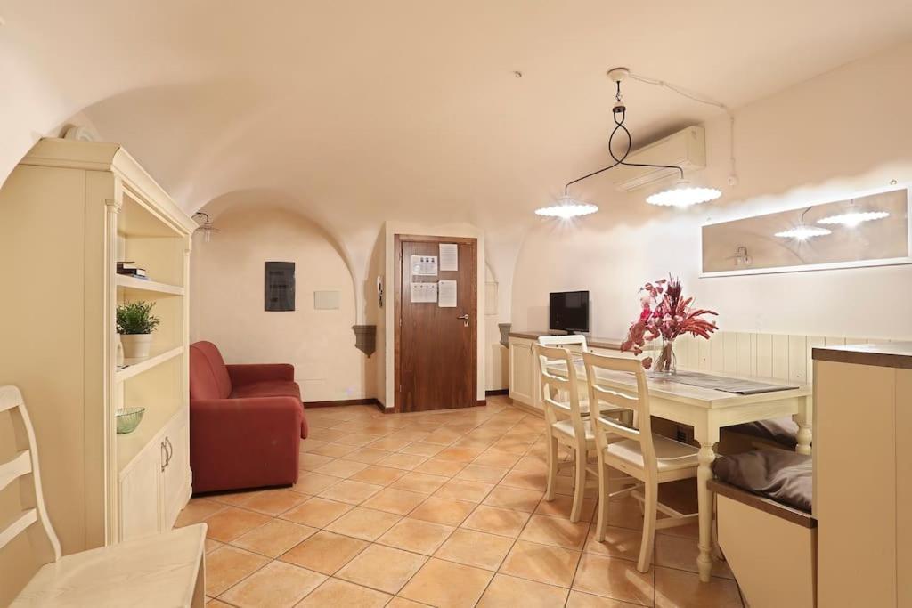 Romantica Suite Firenze 2 Cls Central Market & Dome Exterior photo